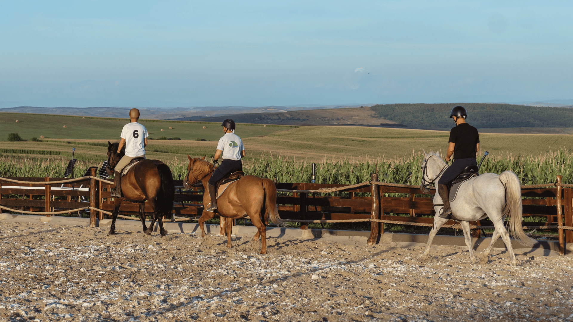 Hipara 7 mituri - oameni la echitatie recreativa